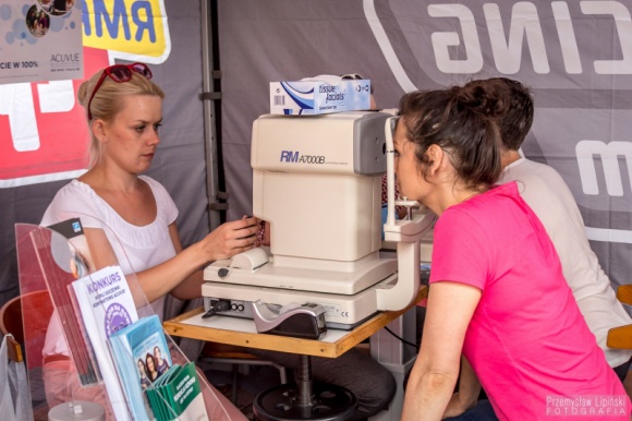 10. października - Światowy Dzień Wzroku Zdrowie, BIZNES - W tym roku kampania, która towarzyszy Światowemu Dniu Wzroku w Polsce, nosi nazwę „Zobacz życie w 100%”. Organizuje ją firma Johnson & Johnson Vision Care, producent soczewek kontaktowych marki ACUVUE®. Kampania ma przekonać, aby regularnie badać wzrok.