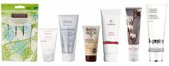 ZIMOWA PIELĘGNACJA DŁONI, CZYLI KOSMETYCZNE PATENTY NA CHŁODY! LIFESTYLE, Uroda - Mróz i wiatr sprzyja intensywnym podrażnieniom, zaczerwienieniu skóry dłoni, a nawet pękaniu naskórka. Dlatego niezwykle ważna jest odpowiednio dobrana pielęgnacja, która zapewni zarówno ochronę, jak i głęboką regenerację skóry.