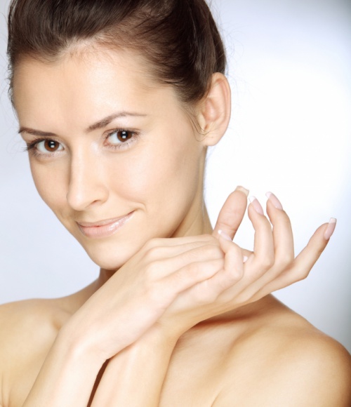 Naturalna metamorfoza LIFESTYLE, Uroda - Poszarzała, matowa i tracąca jędrność skóra to problem, który dotyczy wielu z nas i to nie tylko zimą. Co może przywrócić skórze zdrowy, promienny i młodszy wygląd?