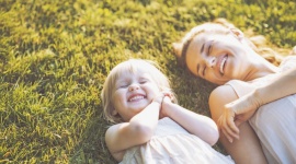 Blizny ? Bez obaw ! LIFESTYLE, Uroda - Wcześniej czy później każdy z nas ma na ciele jakąś bliznę. W zależności od miejsca występowania i jej wielkości, blizna może stać się czymś więcej niż tylko skazą fizyczną. Contractubex® pomaga w sposób aktywny pobudzić proces gojenia skóry.