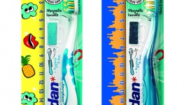 Nowa linia szczoteczek do zębów Step by Step od Jordan Zdrowie, BIZNES - W najnowszej linii pojawią się kolorowe wzory i słodkie zwierzątka, a dodatkowe funkcje sprawiają, że najmłodsi chętnie umyją ząbki.