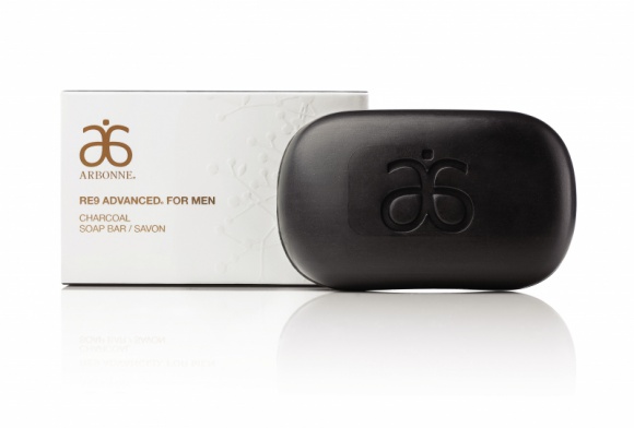 RE9 ADVANCED® FOR MEN WĘGLOWE MYDŁO LIFESTYLE, Uroda - NNiezależnie od tego, jakie podejście do pielęgnacji swojego ciała reprezentuje mężczyzna, najnowsze zaproponowane przez markę ARBONNE węglowe mydło RE ADVANCED® będzie niezawodne w codziennej pielęgnacji jego ciało.