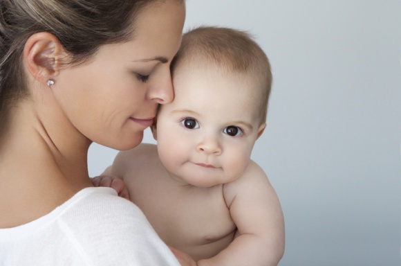 Moje dziecko ma problem ze skórą LIFESTYLE, Uroda - Skóra jest nie tylko największym organem, ale też narządem, który pełni wiele istotnych funkcji, w tym ochronną i termoregulacyjną. Młodzi rodzice powinni jednak pamiętać, że przez pierwsze lata życia, (...)