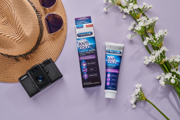 5 sposobów jak zadbać o siebie latem! LIFESTYLE, Uroda - Rozświetlona cera to jeden z najważniejszych trendów urodowych w tym sezonie. Szczególnie latem chcemy wyglądać świeżo i promiennie. Tymczasem piękny, zdrowy i pełen blasku wygląd skóry to coś zupełnie naturalnego, a dobre kosmetyki mają go tylko podkreślić!