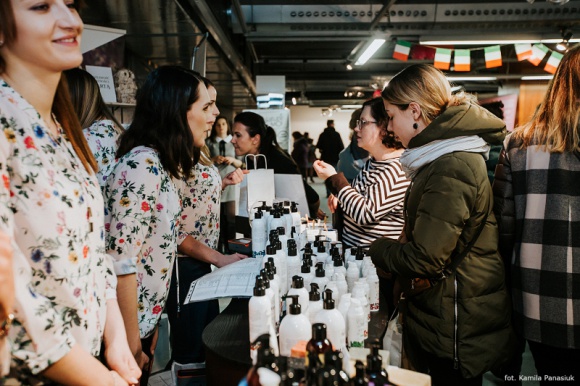 Ekocuda – gratka dla fanów natury i naturalnej pielęgnacji LIFESTYLE, Uroda - Dla miłośników zdrowego stylu życia już 16-17 listopada br. w Centrum Praskim Koneser odbędzie się kolejna edycja Targów Kosmetyków Naturalnych Ekocuda – największej imprezy tego typu w kraju. Wstęp na targi jest niezmiennie bezpłatny.