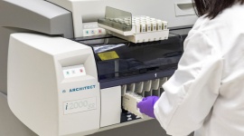 Testy na przeciwciała COVID-19 z certyfikatem CE IVD firmy Abbott już w Polsce Zdrowie, BIZNES - Firma Abbott, światowy lider w dziedzinie ochrony zdrowia i diagnostyki chorób zakaźnych, udostępniła w Polsce swój test laboratoryjny na przeciwciała COVID-19.