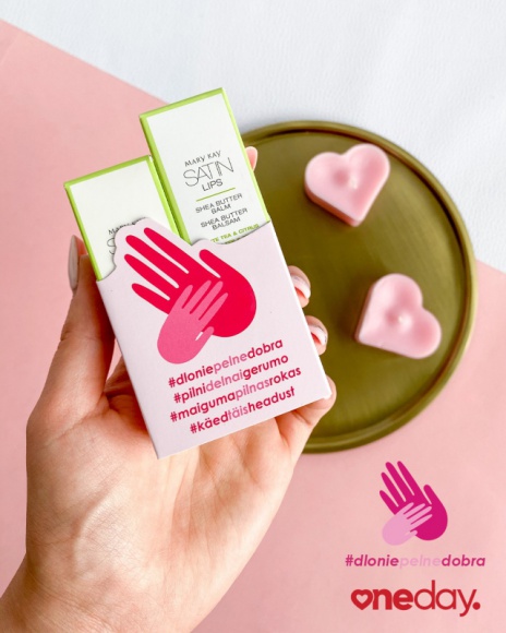 Ruszyła kolejna edycja kampanii społecznej „Dłonie pełne dobra” LIFESTYLE, Uroda - Kup Zestaw Satin Lips™ i stań się częścią kampanii „Dłonie pełne dobra” marki Mary Kay, która po raz kolejny wspiera podopiecznych Fundacji One Day. Ambasadorką tegorocznej edycji jest Alżbeta Lenska.