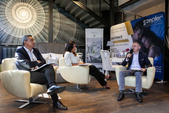 Premiera nowego flagowego produktu Zepter – QUANOMED, materace jak ze snu Zdrowie, BIZNES - 15 września, w warszawskiej restauracji Kuchnia Żoliborz odbyła się konferencja marki Zepter, podczas której dziennikarze mogli zapoznać się z nowym luksusowym produktem, wykorzystującym innowacyjną technologię – materacami QUANOMED Sleep Smart System
