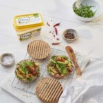 Postaw na rośliny i dołącz do „Śniadaniowych Roślinożerców” z Florą i erVeganem!
