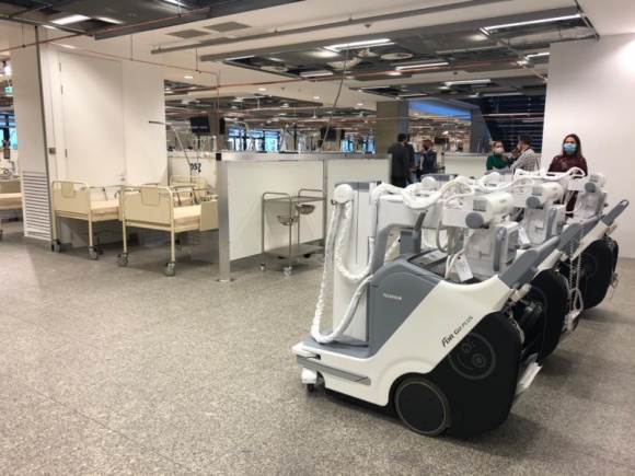 FUJIFILM dostawcą aparatów rentgenowskich do szpitala na Stadionie Narodowym Zdrowie, BIZNES - Firma FUJIFILM dostarczyła sprzęt medyczny do nowopowstałego szpitala na stadionie Narodowym. Są to najbardziej zaawansowane, cyfrowe, mobilne aparaty rentgenowskie będące jednym z podstawowych urządzeń do diagnostyki pacjentów z Covid-19. Sprzęt już został zainstalowany.