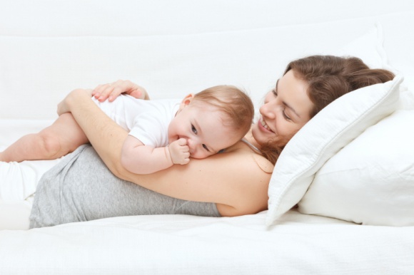 Oligosacharydy mleka kobiecego – tajna broń układu odpornościowego Zdrowie, LIFESTYLE - Myśląc o odporności dziecka, warto zwrócić szczególną uwagę właśnie na oligosacharydy, czyli złożone związki, które stanowią trzeci co do ilości stały składnik mleka mamy.