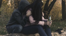 Życie bez używek – czy to jest możliwe? Zdrowie, LIFESTYLE - Jak wpadamy w uzależnienia i w jaki sposób się z nich wydostać?