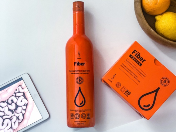 Dlaczego błonnik jest ważnym elementem diety i jak dbać o prawidłowy poziom? Zdrowie, LIFESTYLE - W diecie zwracamy uwagę na różne składniki pokarmowe. Dbamy o to, by znalazły się odpowiednie ilości tłuszczy, węglowodanów czy białka. Jednak nie są one jedynymi wyznacznikami zbilansowanego żywienia. Bardzo ważną rolę odgrywa także błonnik pokarmowy. Jaką? Już tłumaczymy.